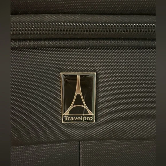 Travelpro Maxlite 5 Carry-On Rolling Garment Bag - Picture 13 of 14